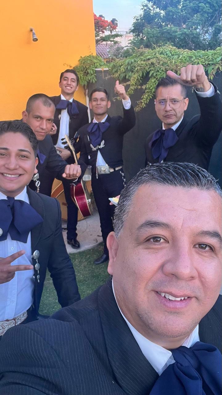 MARIACHI IMPERIAL DE AMÉRICA 