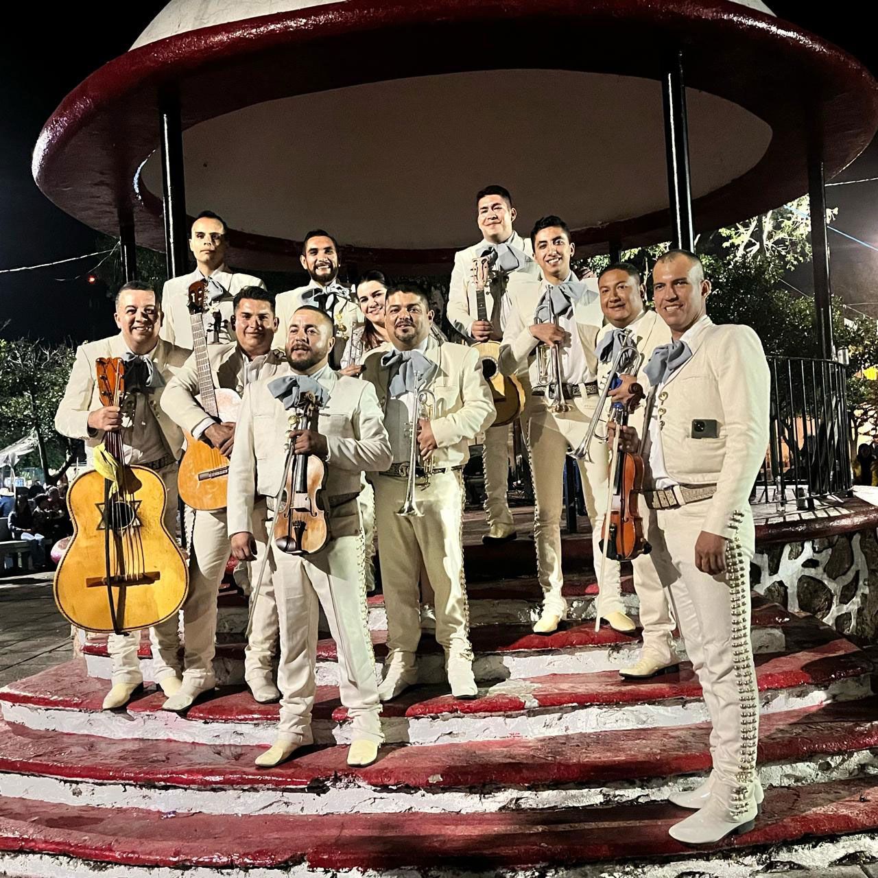 MARIACHI IMPERIAL DE AMÉRICA 