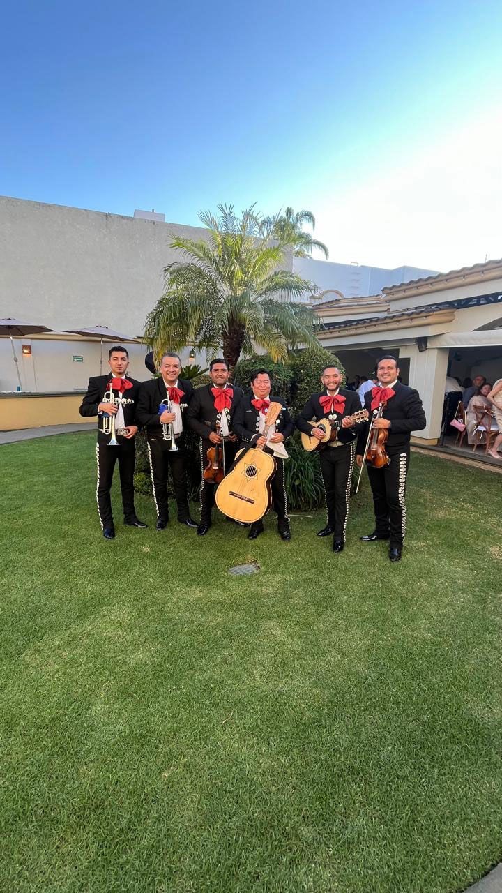 MARIACHI IMPERIAL DE AMÉRICA 