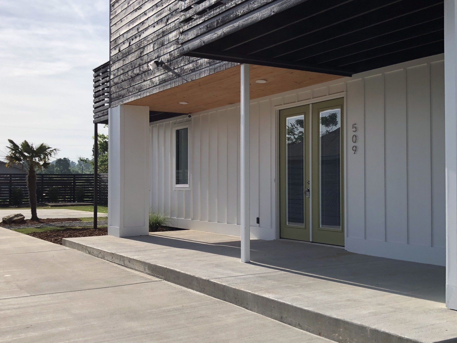 509 30TH AVENUE EAST