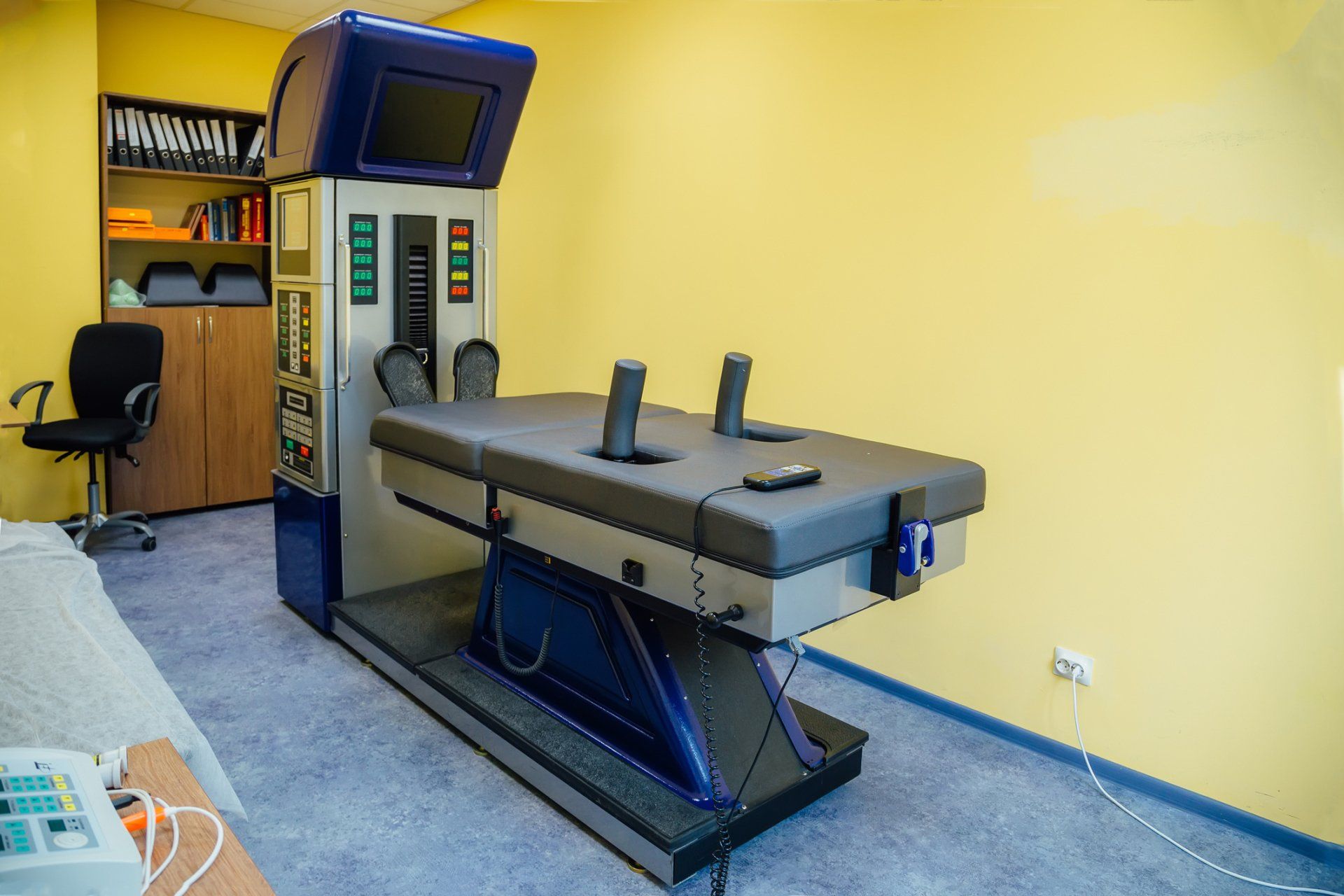 Spinal Decompression DRX9000 — Modern Equipment for Non-Surgical Spinal Decompression in Dodge City, KS