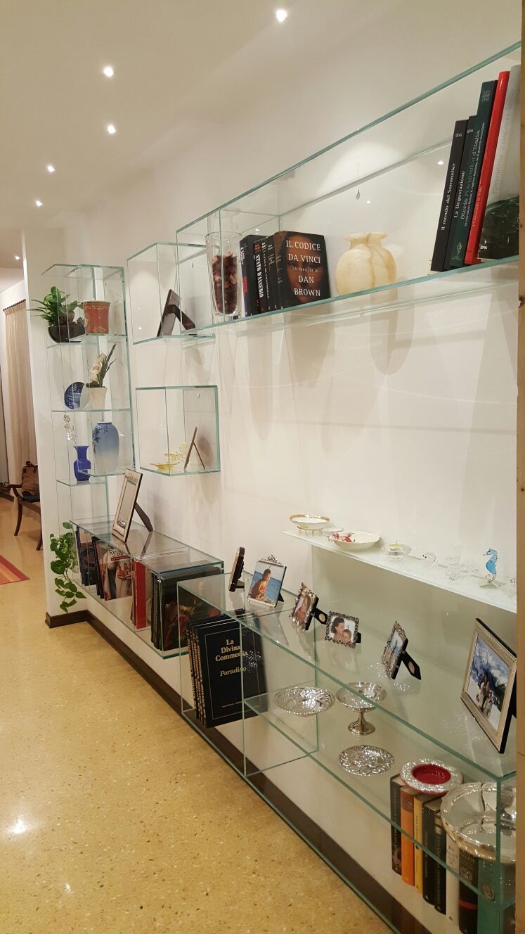 vendita di arredamenti in vetro a Reggio nell'Emilia