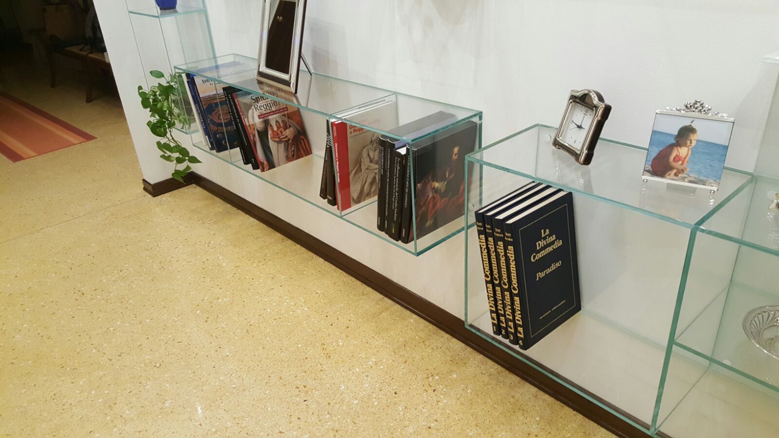 realizzazione arredamenti in vetro a Reggio nell'Emilia