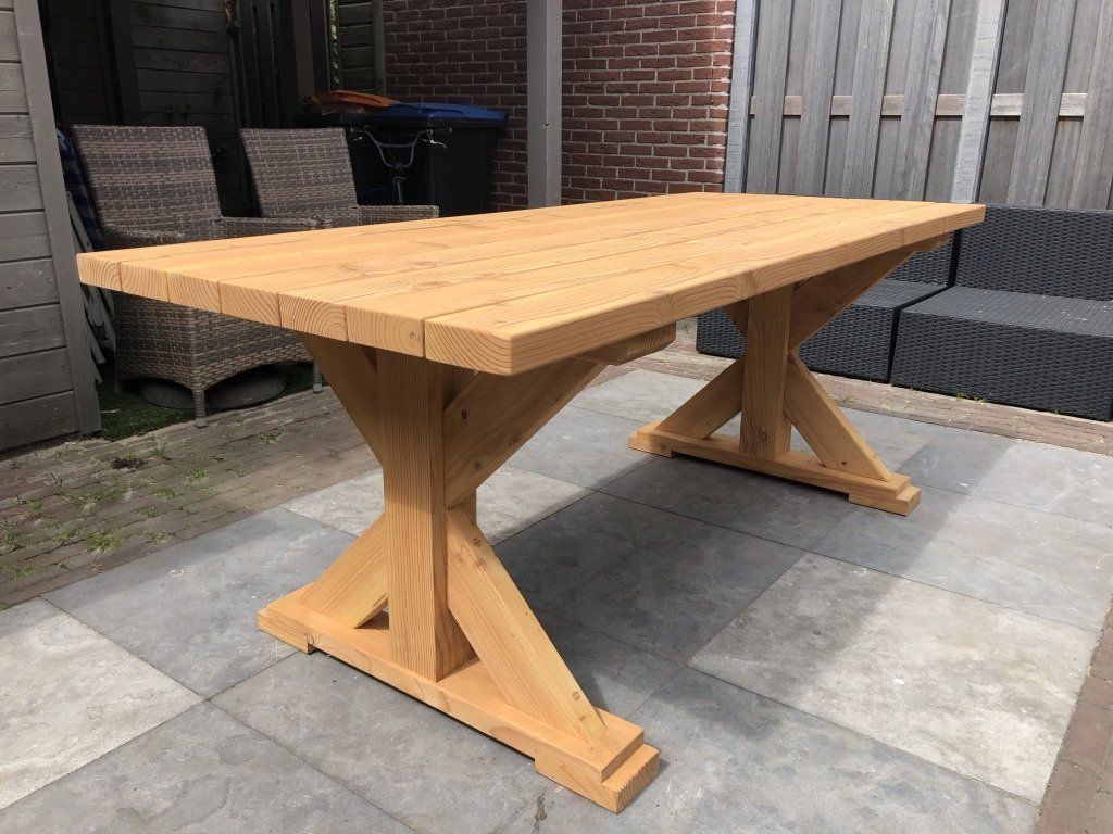 Houten eettafel