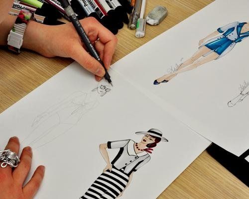 disegno di modelli vestiti