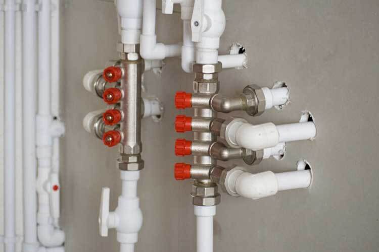 Gas-pipe-and-valve-on-the-wall