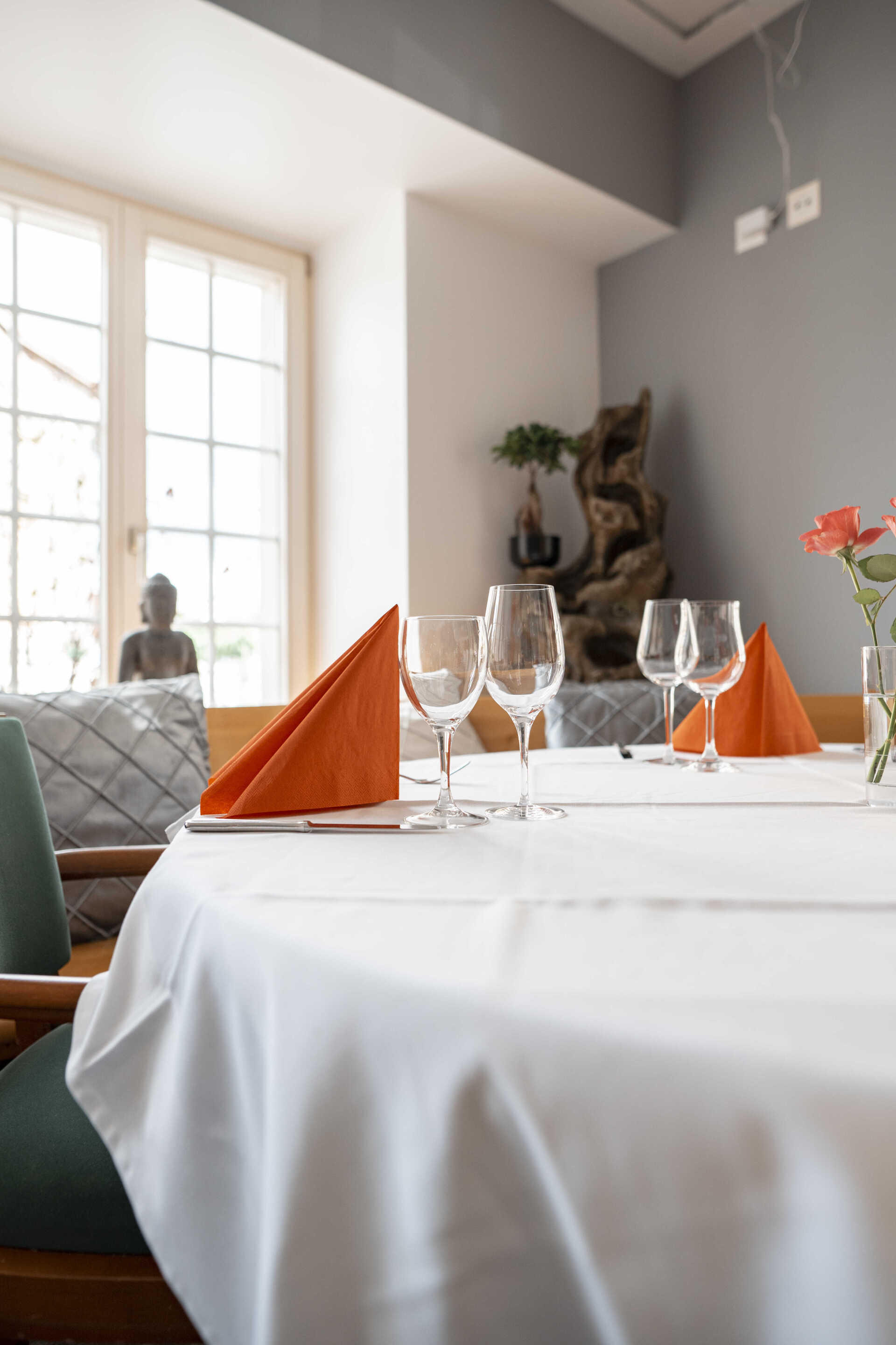 Swiss Hotel la Couronne table circulaire dressée