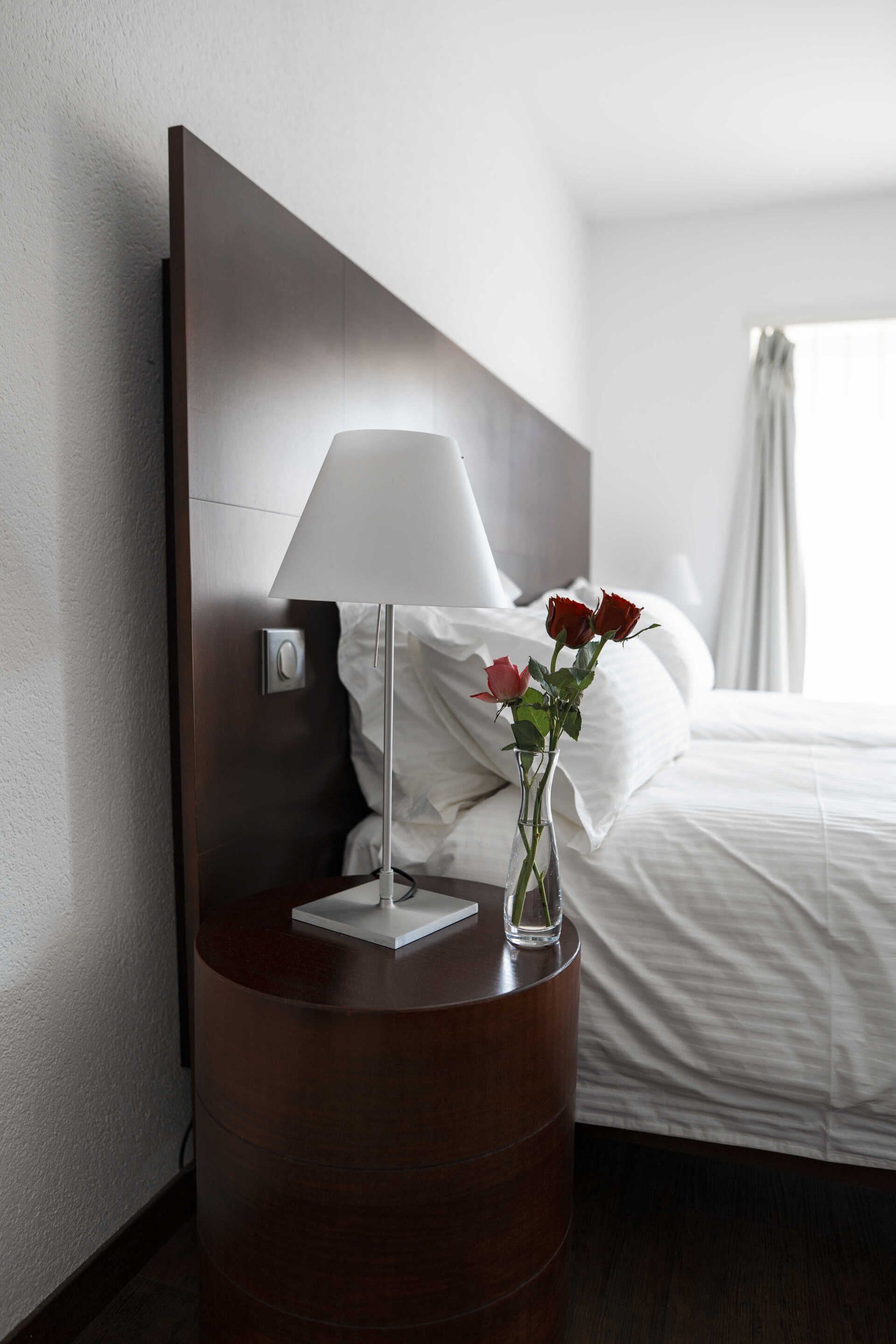 Chambre supérieure avec bouquet de roses