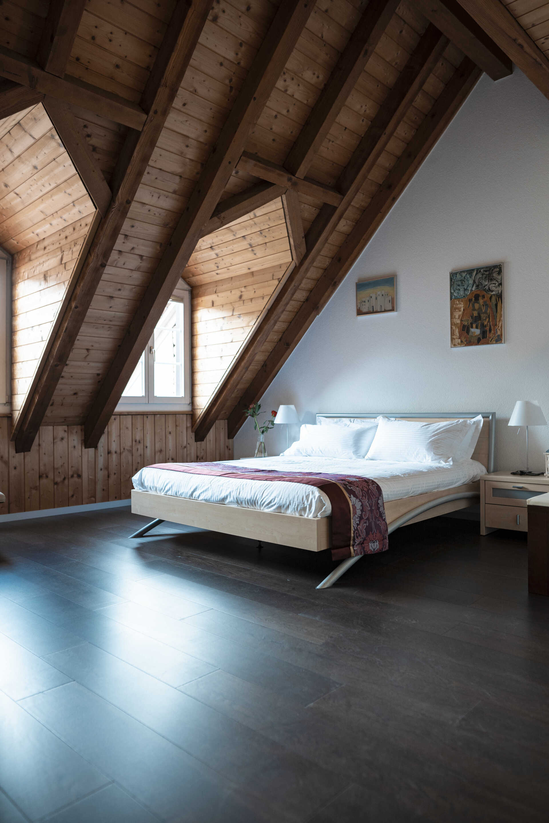 Studio à louer Swiss Hotel la Couronne - Lit double sous combles