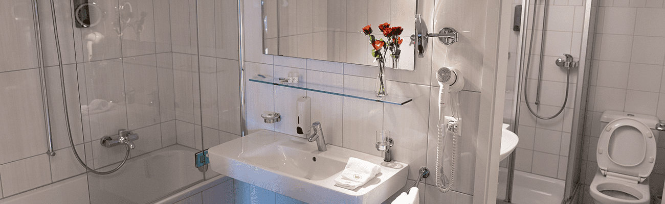 Chambre suite Swiss Hotel la Couronne- salle de bains