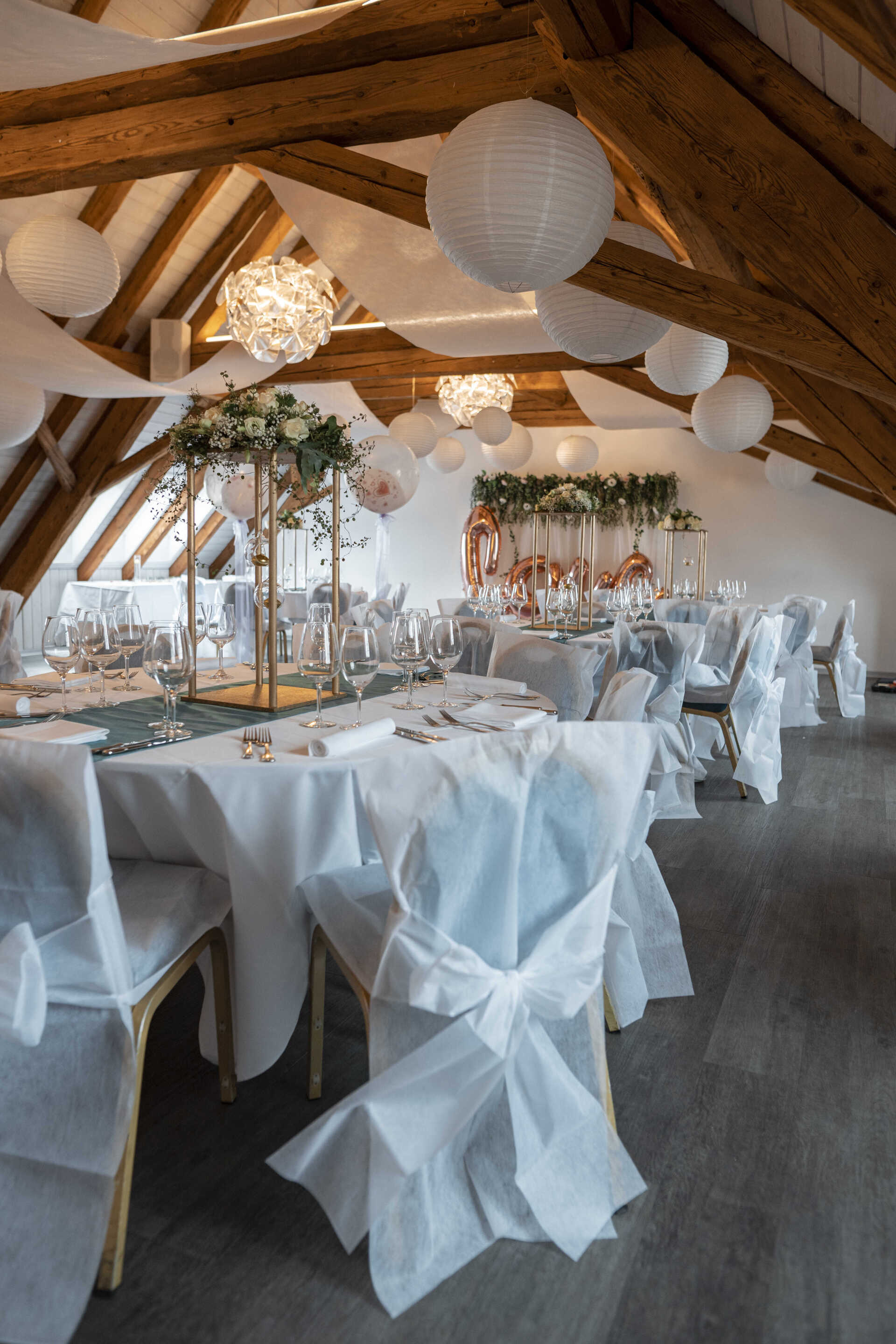Salle décorée pour un mariage Swiss Hotel