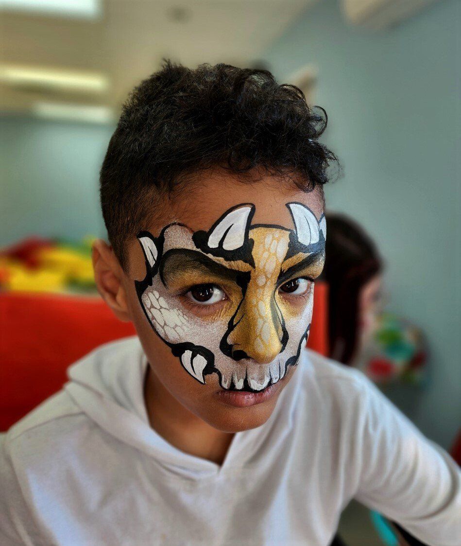 Golden dragon design.  Birthday party for boys