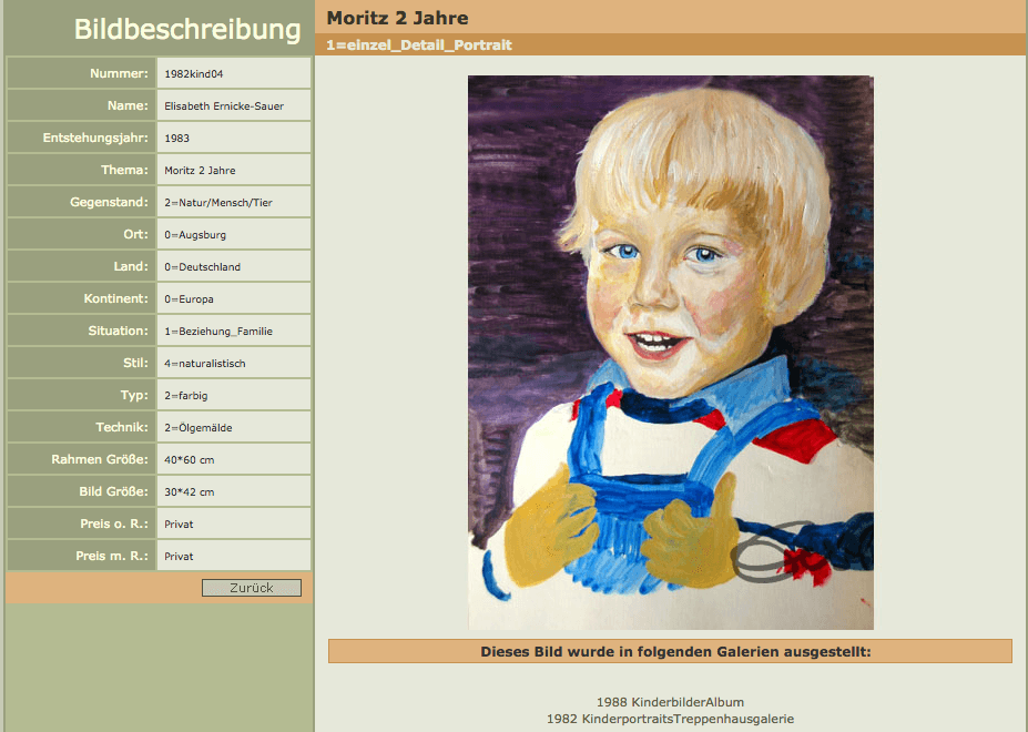 Kinder-Portrait Porträt blonder Junge mit blauer Latzhose