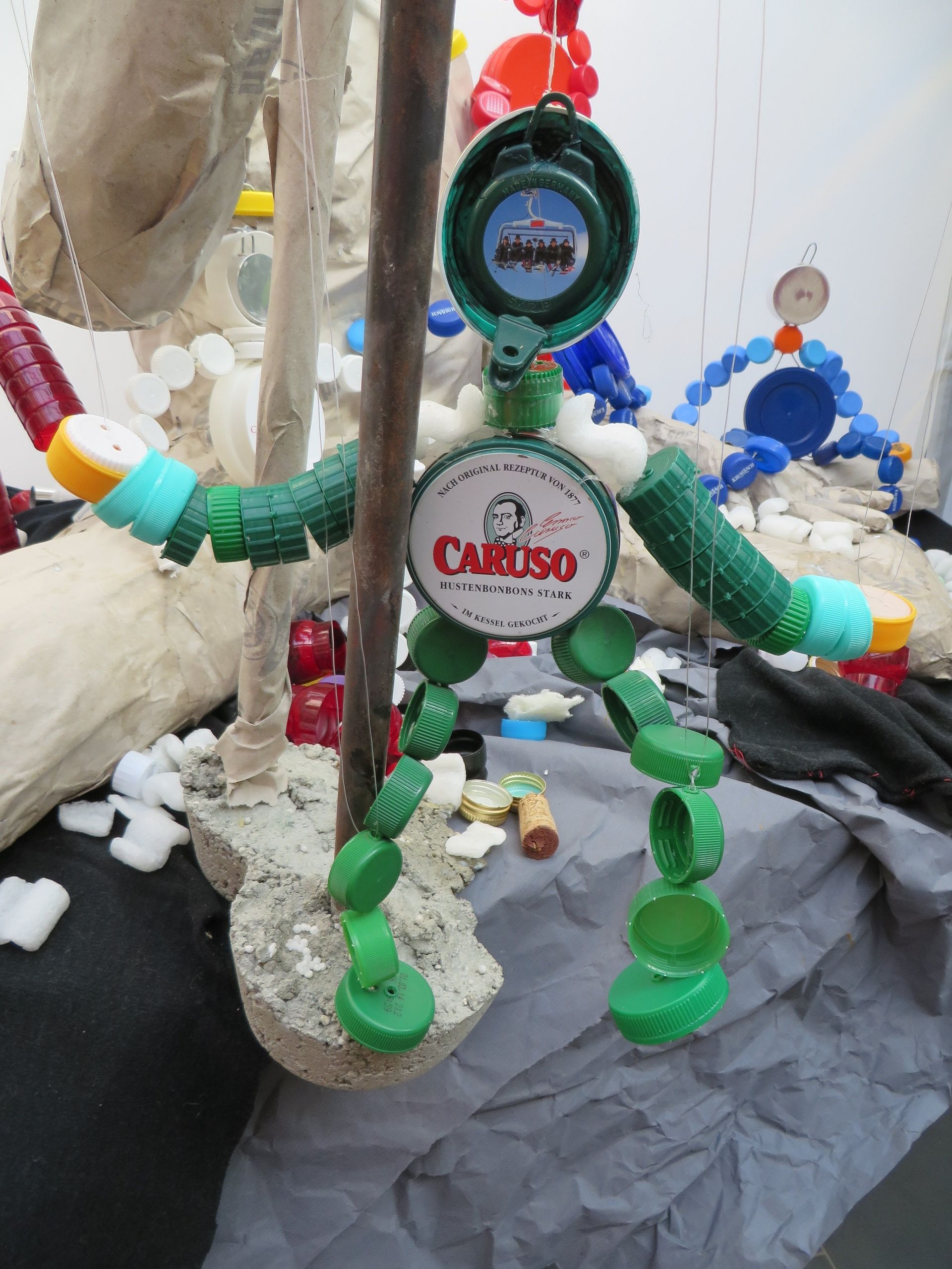 Abfallkunst Recyclingkunst Upcycling , aus alt mach neu, Kreative Wiederverwendung, Spielerei und Kreativität