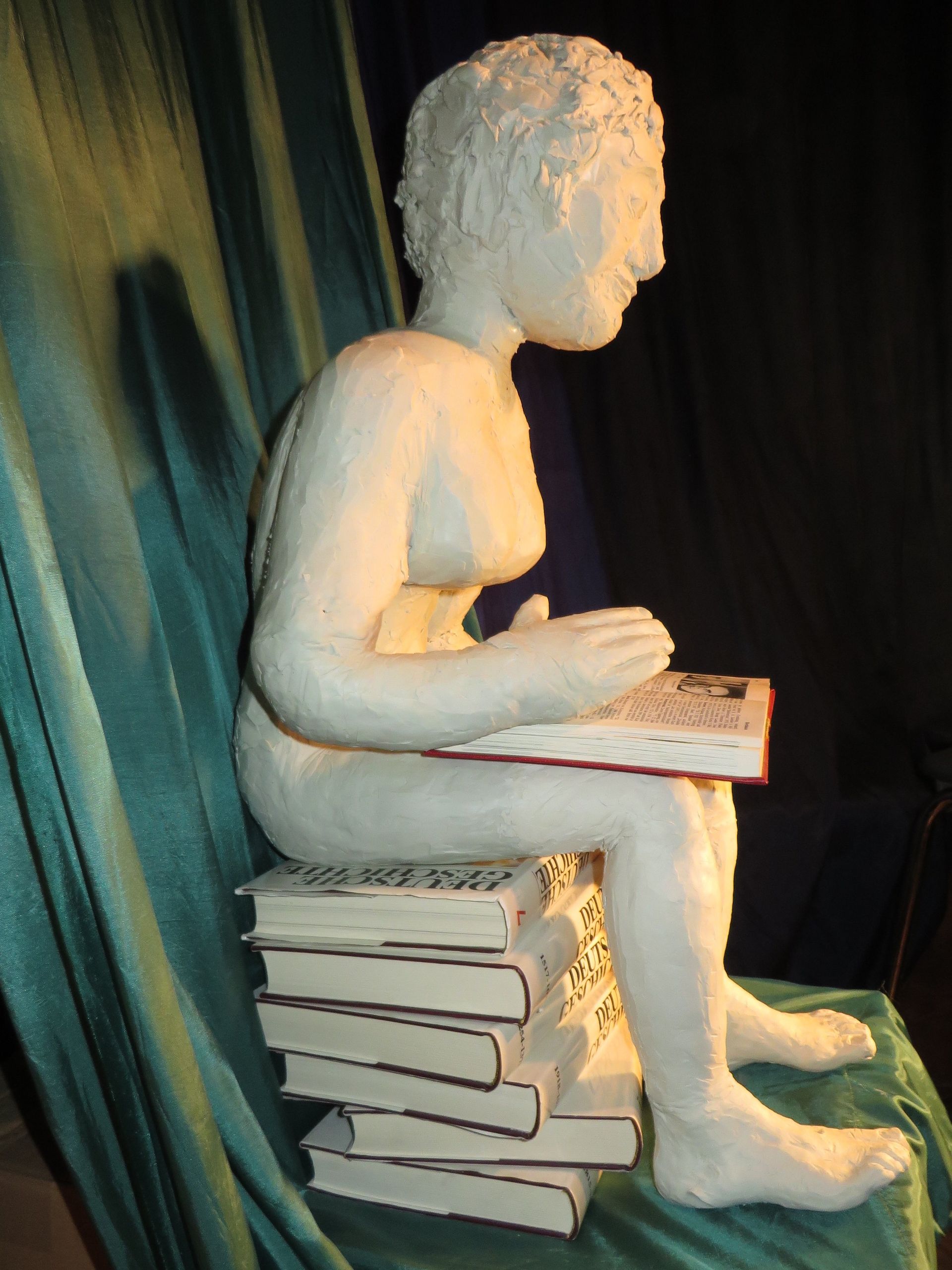 Figur, Plastik, Knete, Mensch, Lesen, Buch, erleuchtet