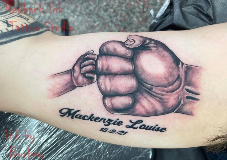 Redback Ink Mackenzie Louise Tattoo - Tattoo Studio in Kawana, QLD