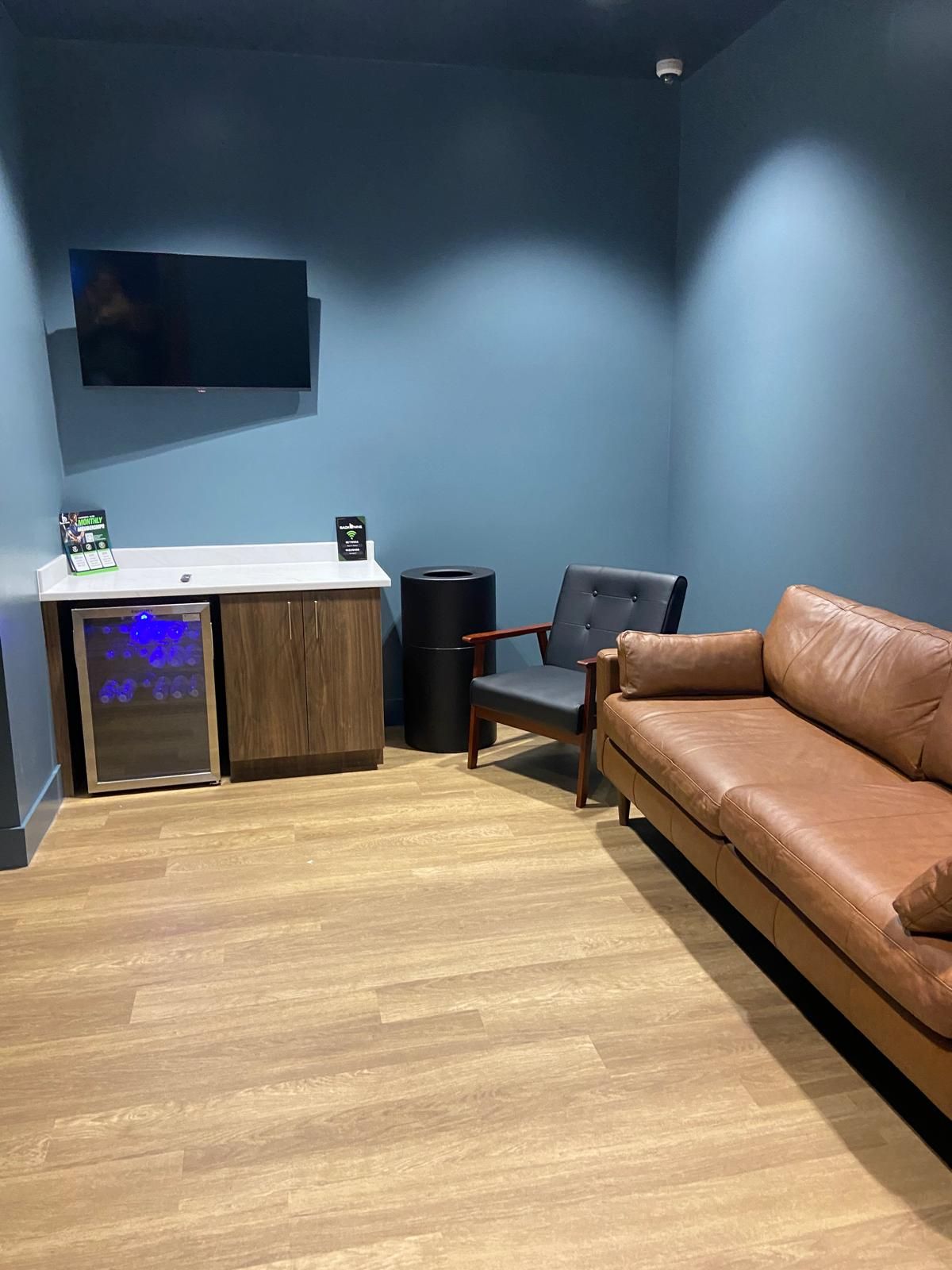 After: Private Lounge