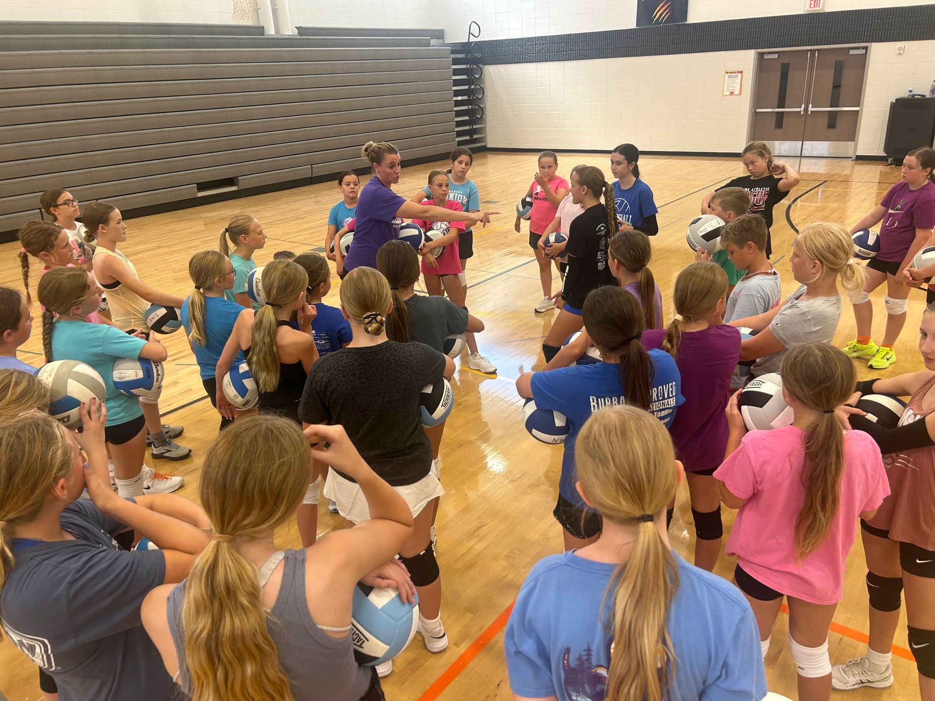 SUMMER VOLLEYBALL CAMPS