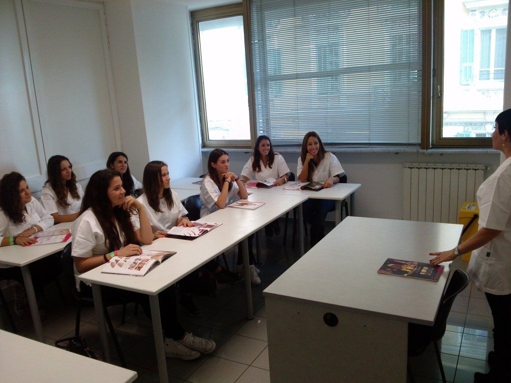 studenti durante il corso della scuola