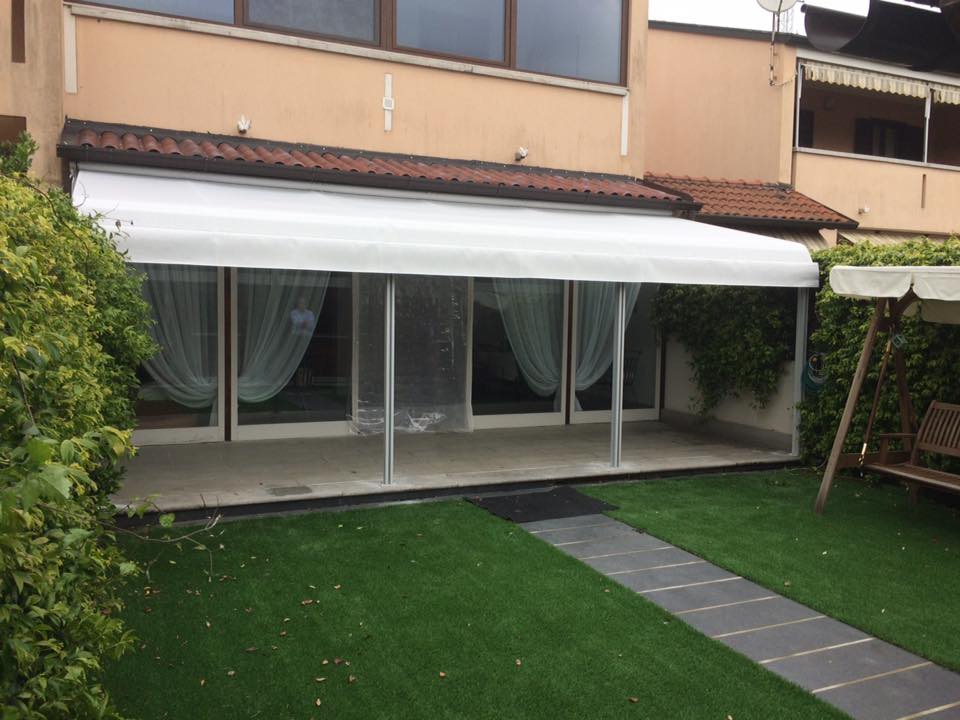 Tenda a bracci per bar, ristoranti e hotel