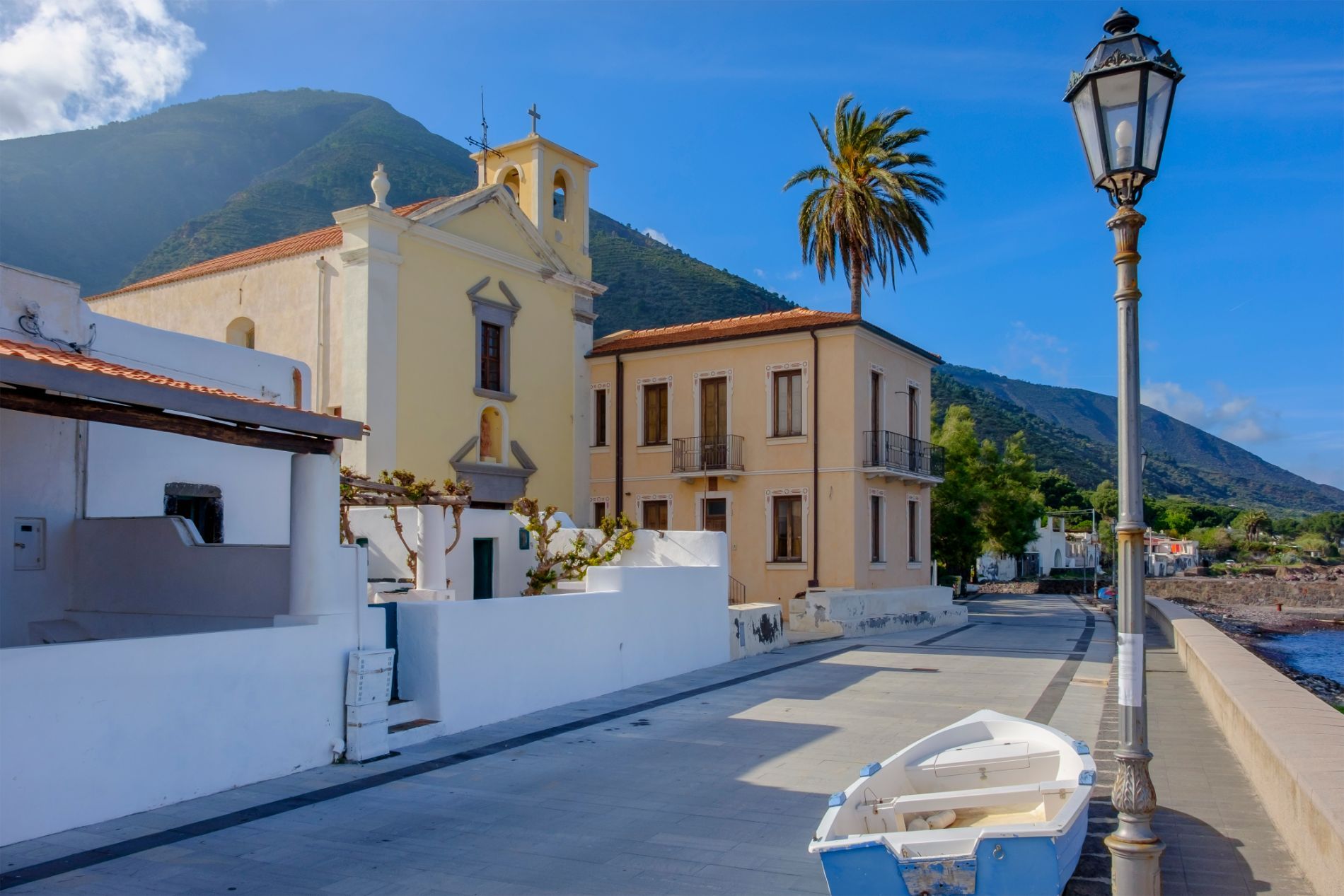 veduta di lingua nelle isole Eolie