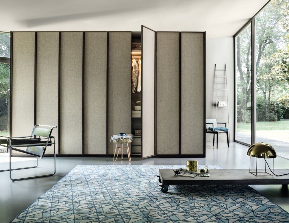 armadio bianco e legno