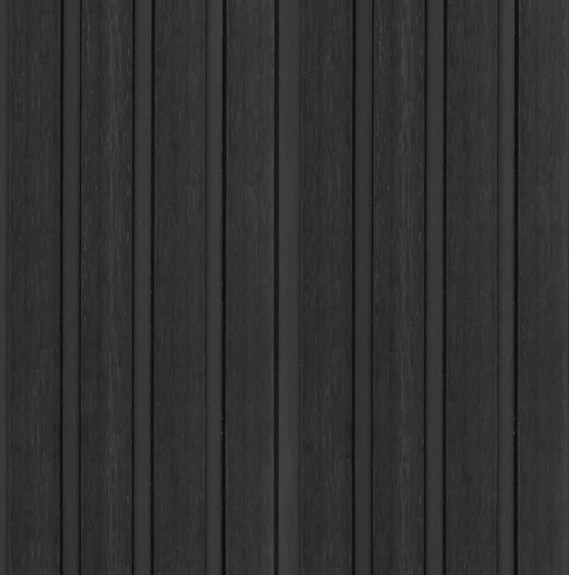 Baño moderno con paneles verticales en gris y marrón oscuro. Dos taburetes negros sobre suelo blanco.