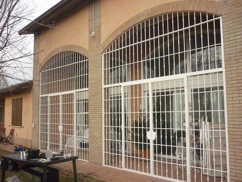 grata per ingresso in ferro battuto