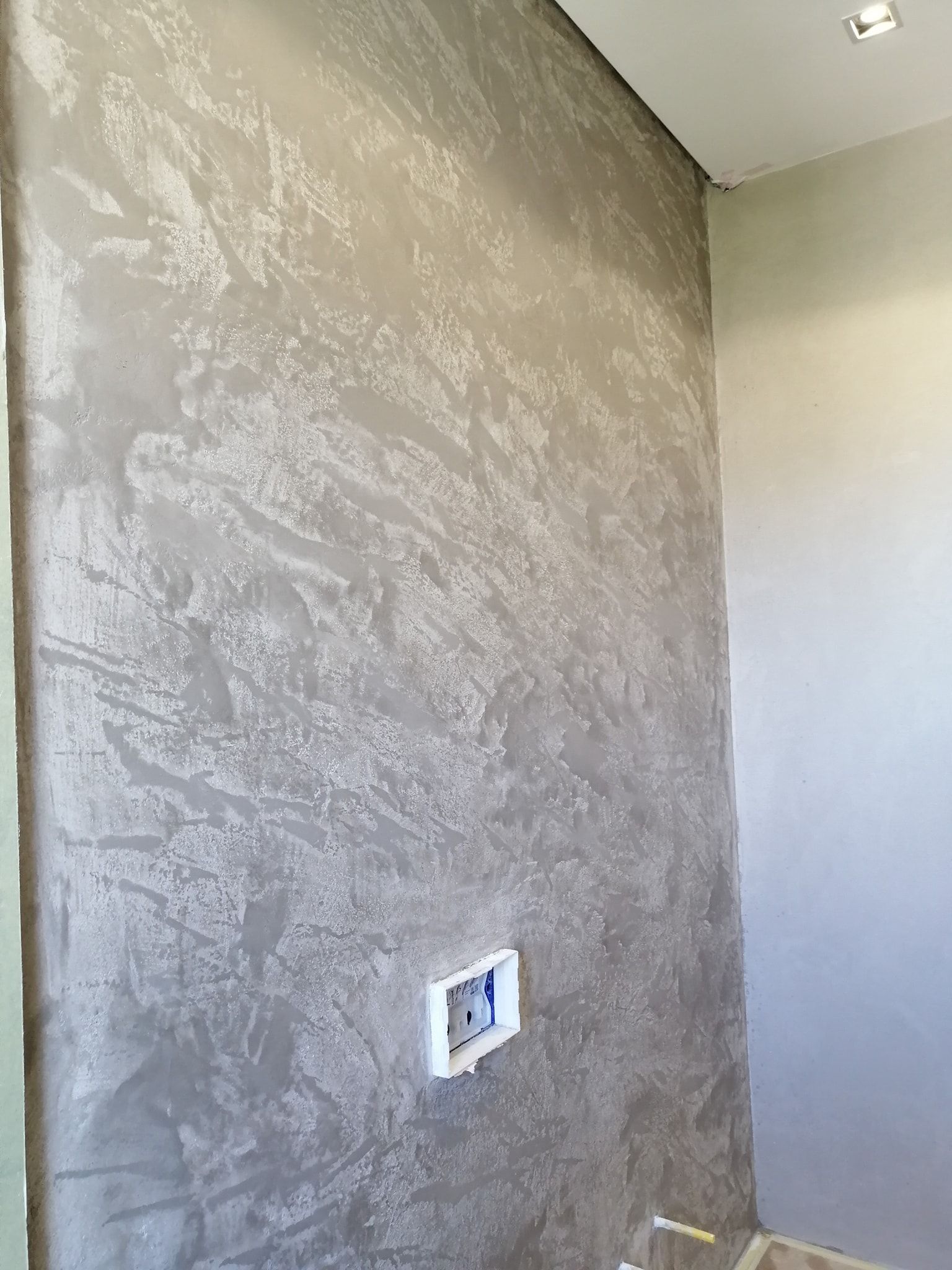 parete bagno in microcemento