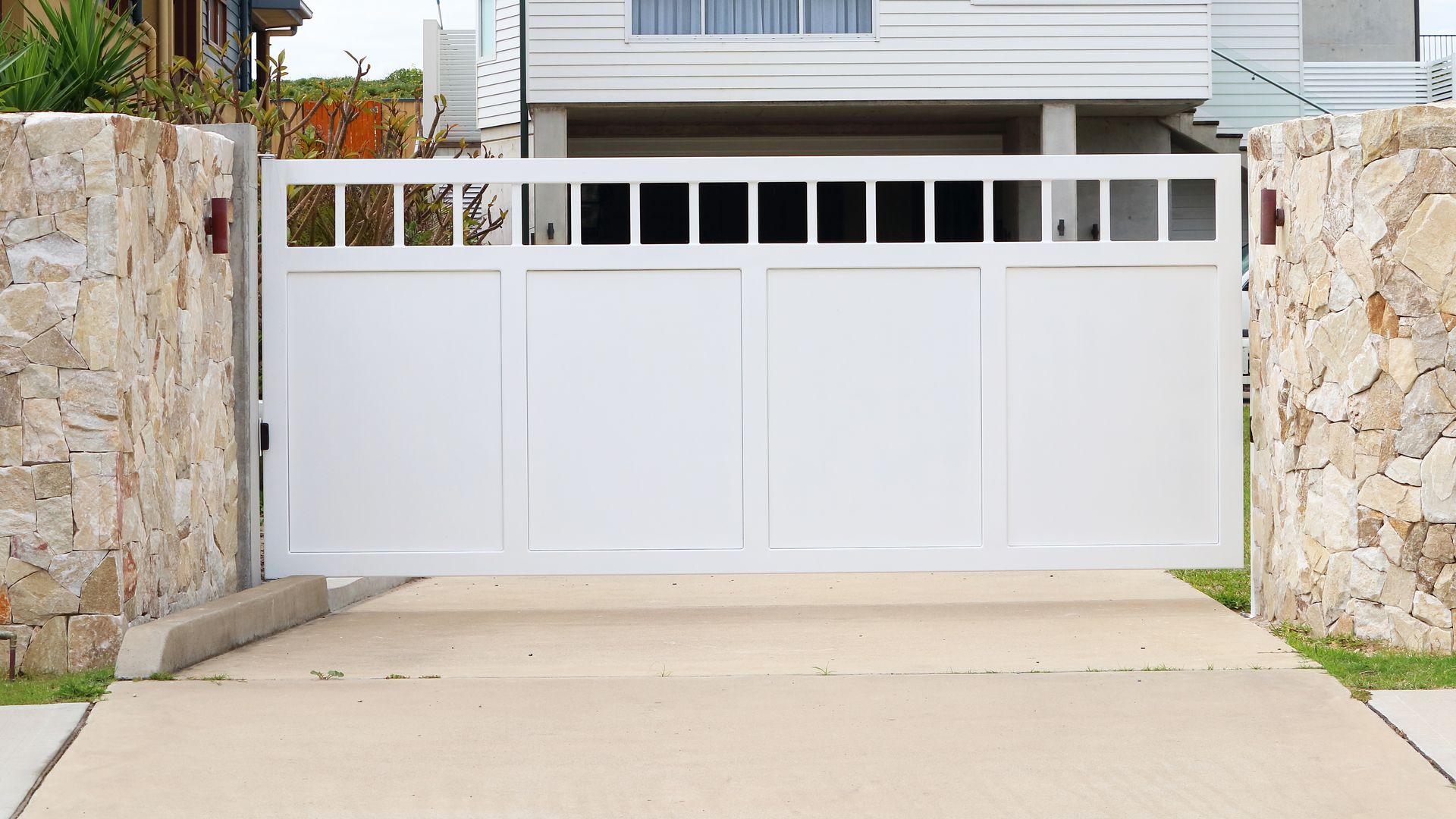 Get an automatic driveway gate in Smithfield, RI by A. Belmonte and Son