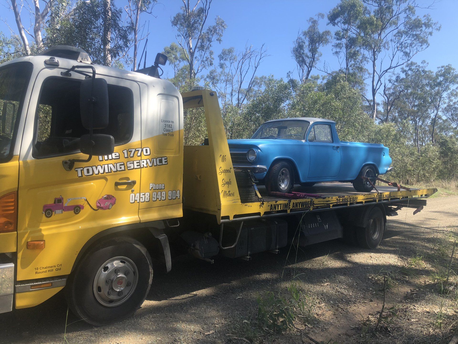 Old Blue Car - Agnes Water - The 1770 Towing Service