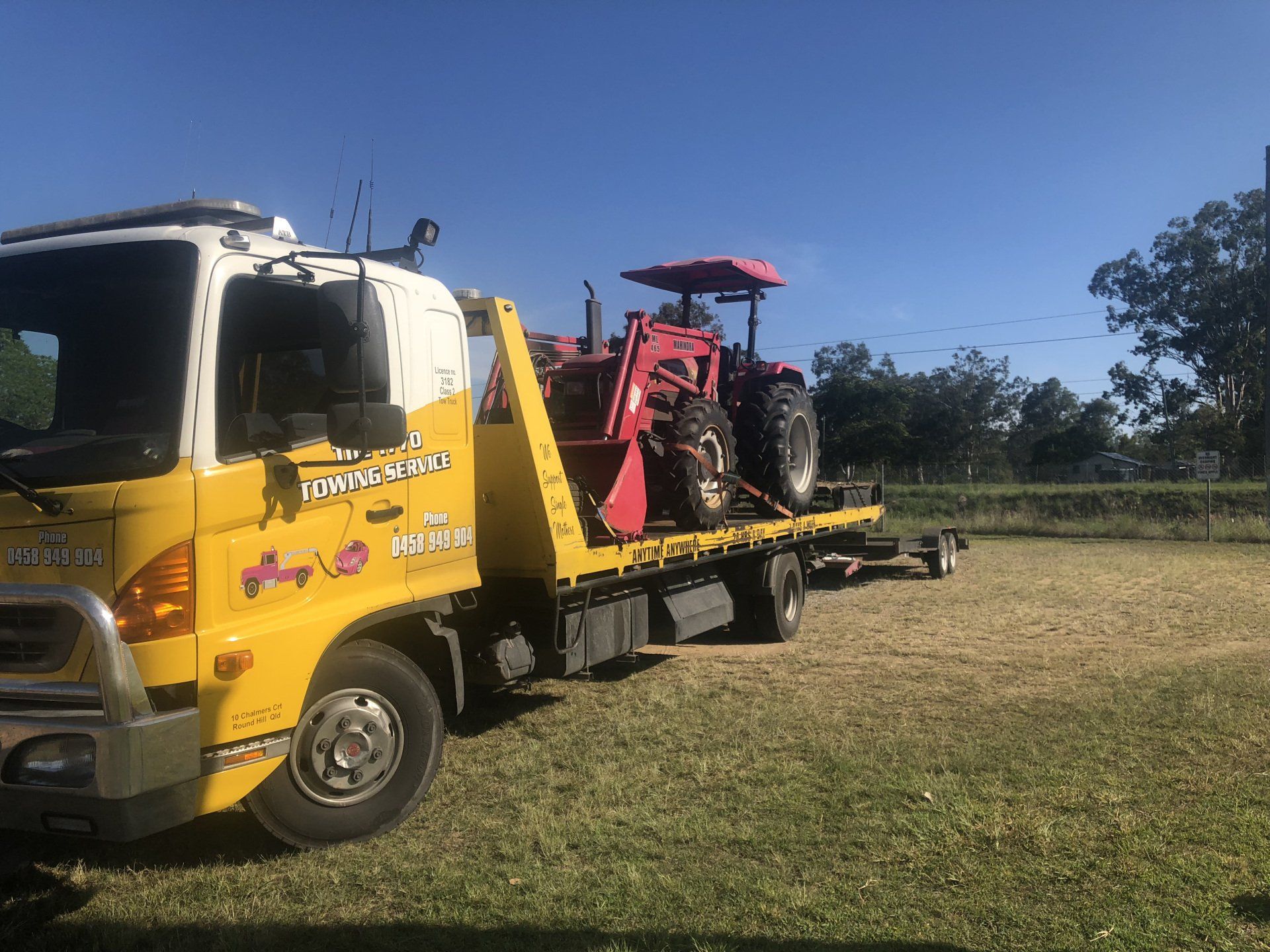 Mini Red Tractor Transport - Agnes Water - The 1770 Towing Service