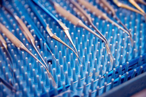 Strumenti per interventi chirurgici oculistici