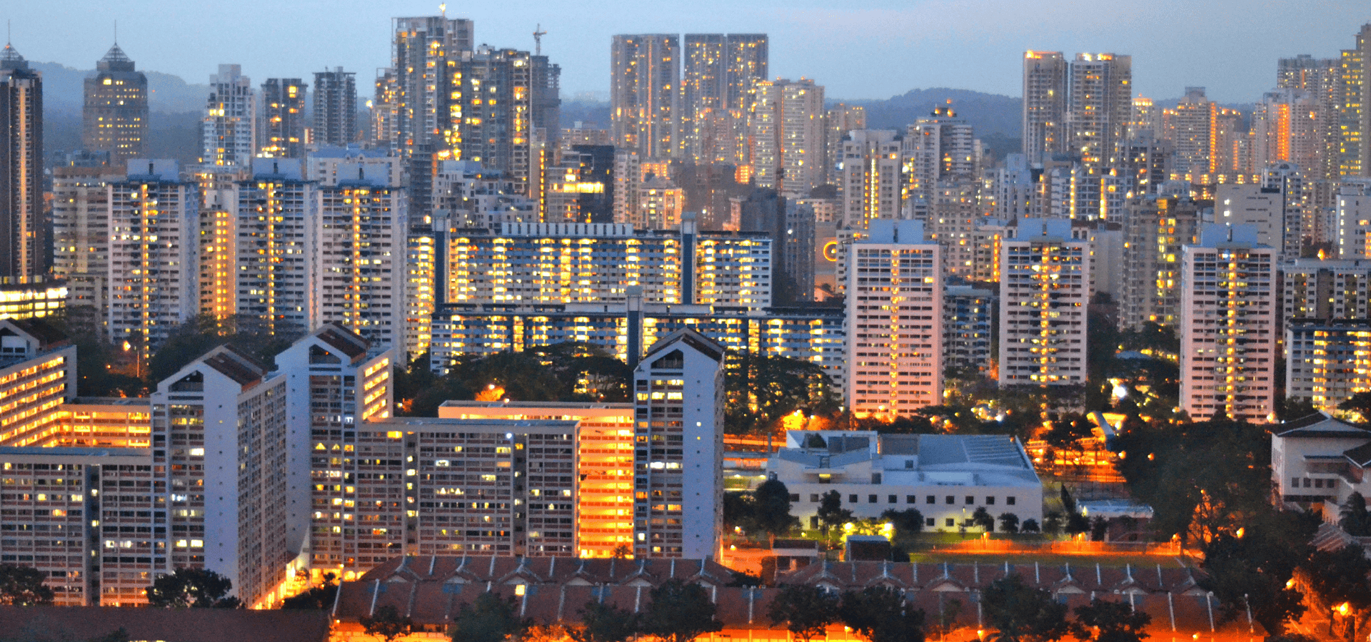 Singapore's buildings at night