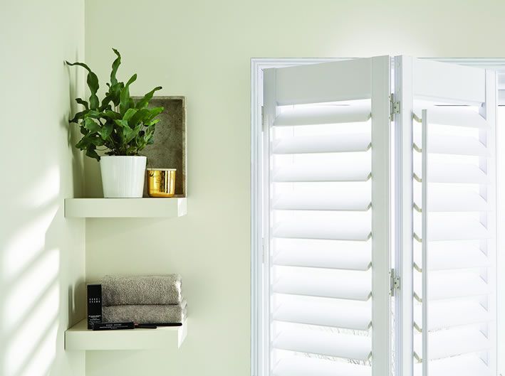 white plantation shutter blind Tamworth