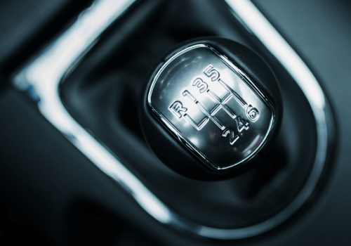 Manual transmission gear shift knob with 6-speed pattern