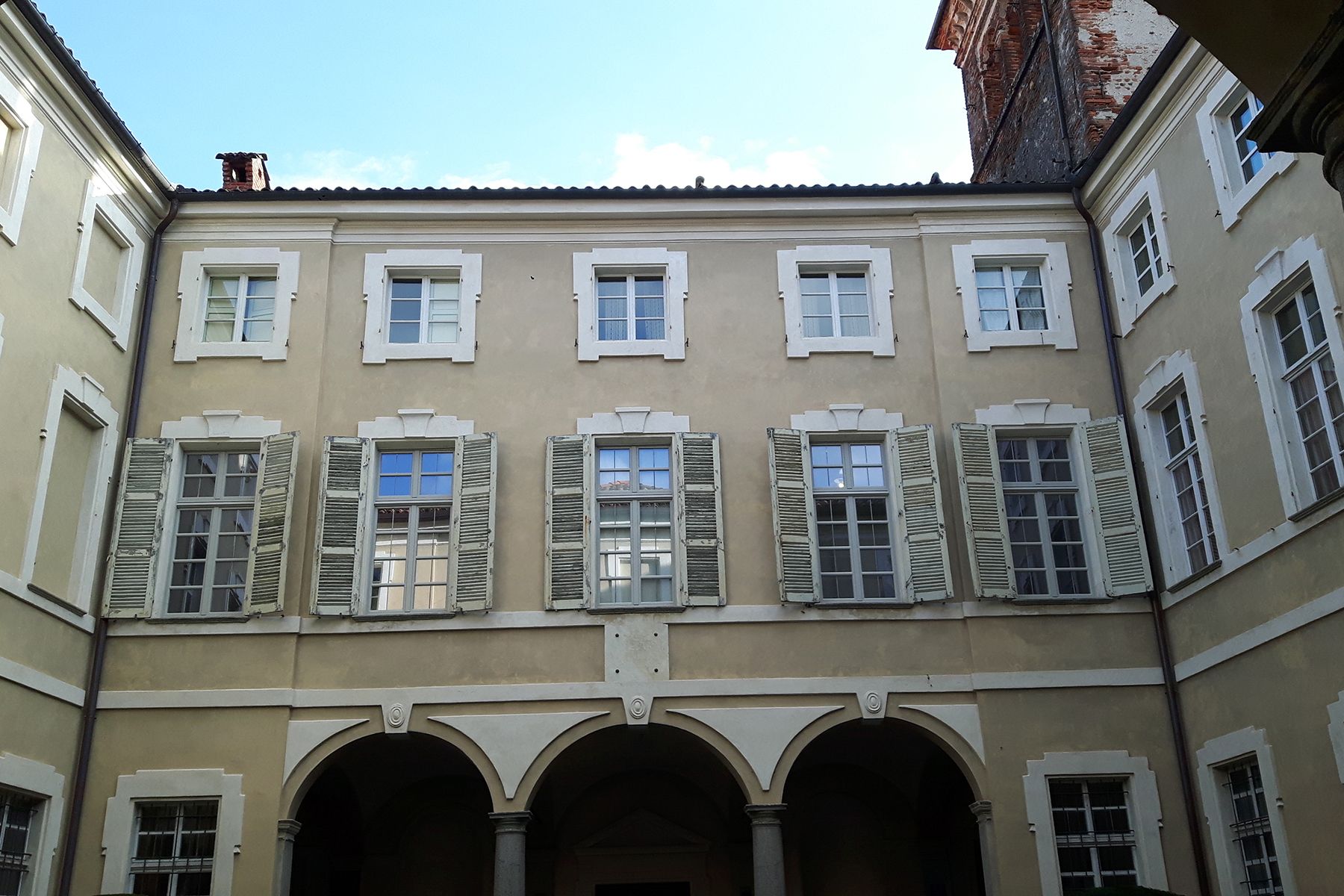 serramenti in legno Negro, Biella