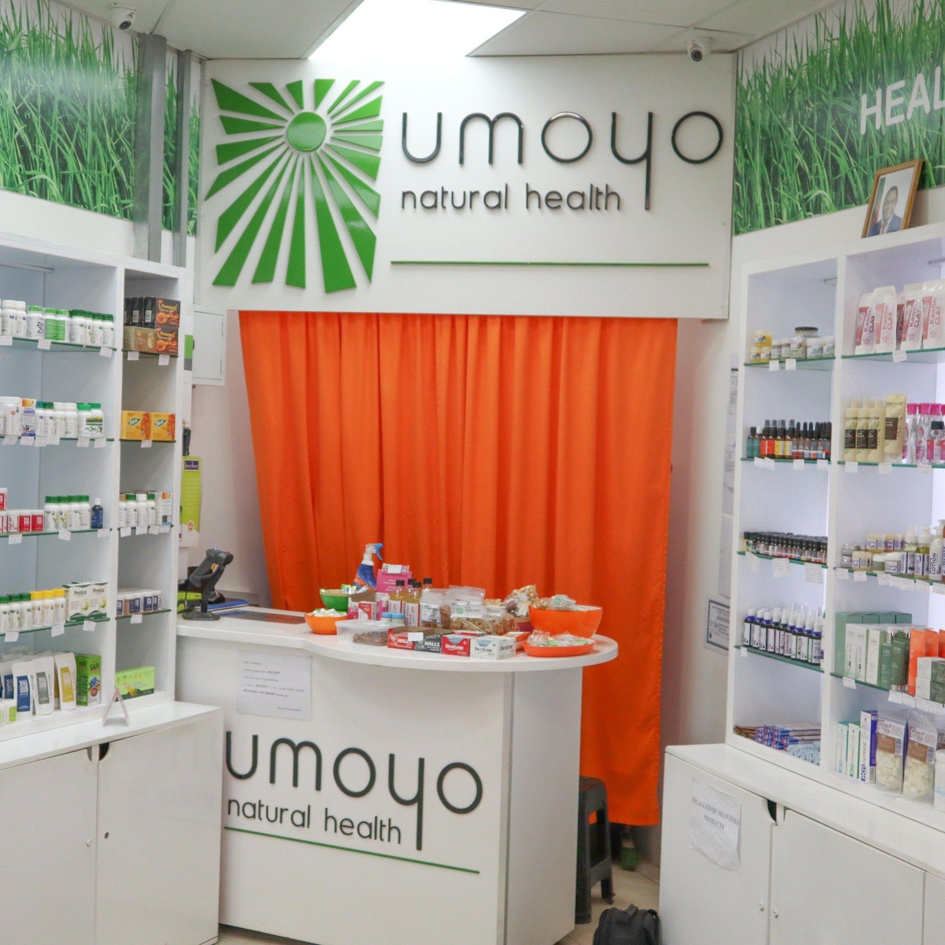 A store with a sign that says umoyo natural health