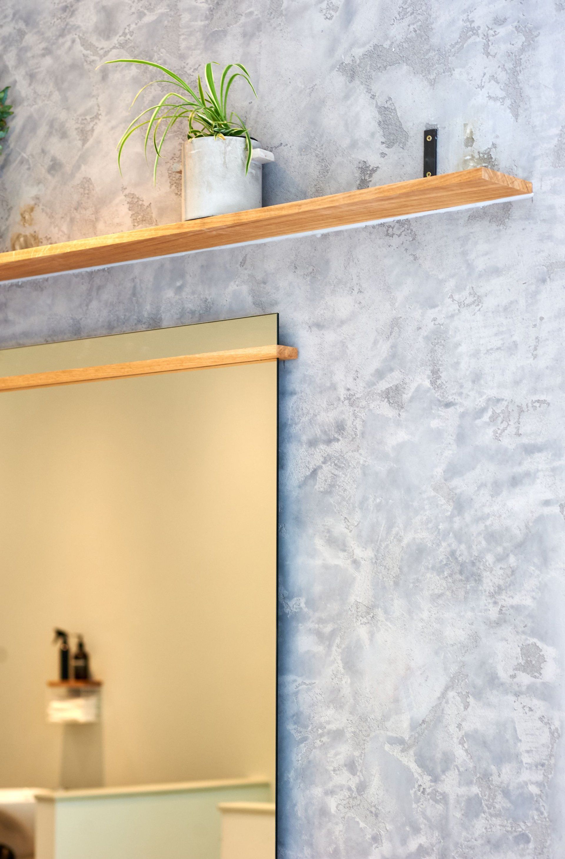 Hewston's Hair Salon 8