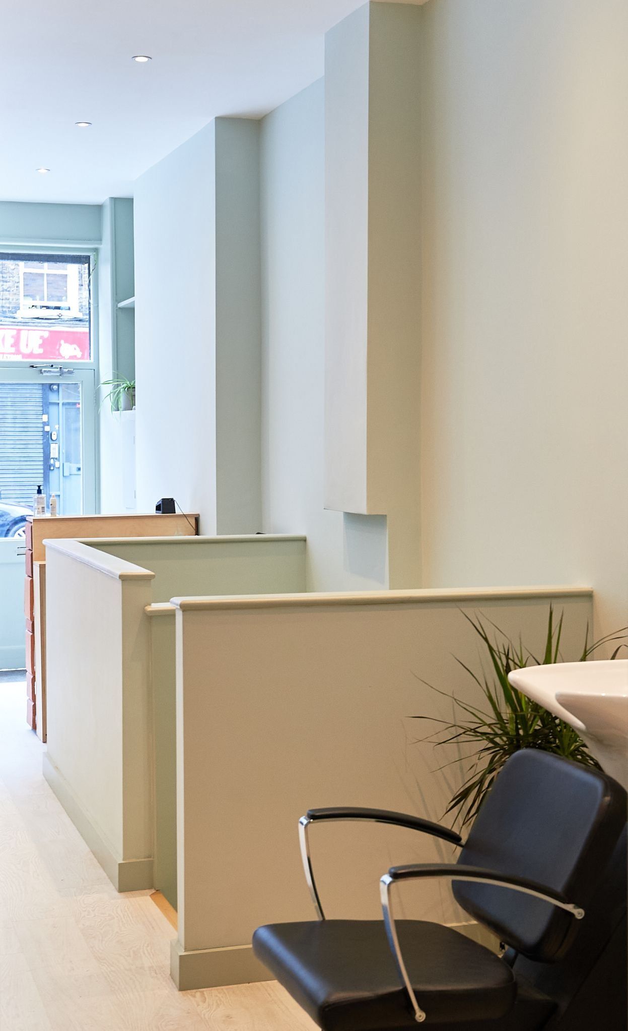 Hewston's Hair Salon 10