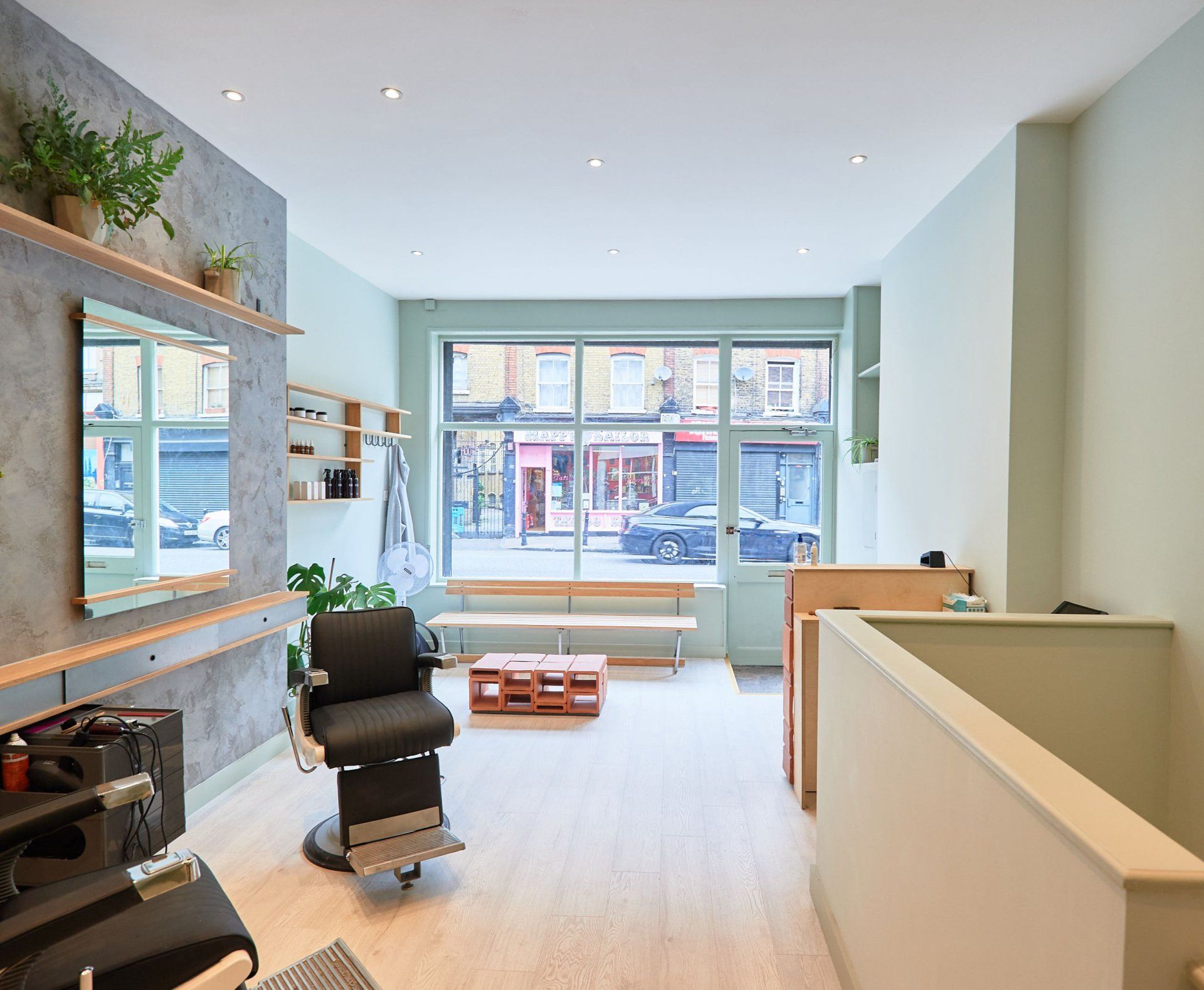 Hewston's Hair Salon 3