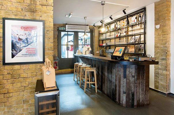 Androuet fit-out bar 1