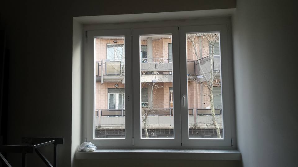 Finestra con tre ante