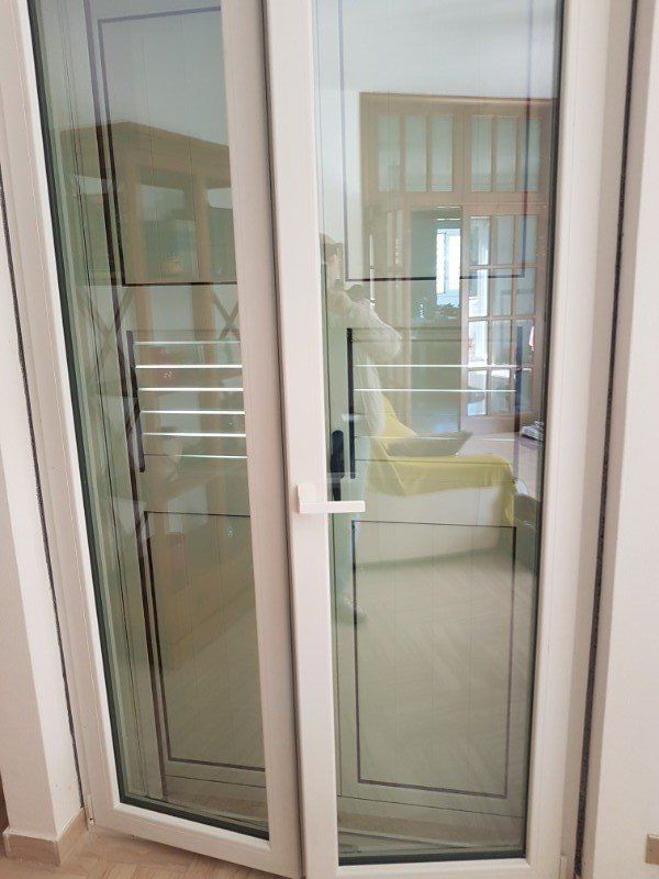 Porta finestra a due ante