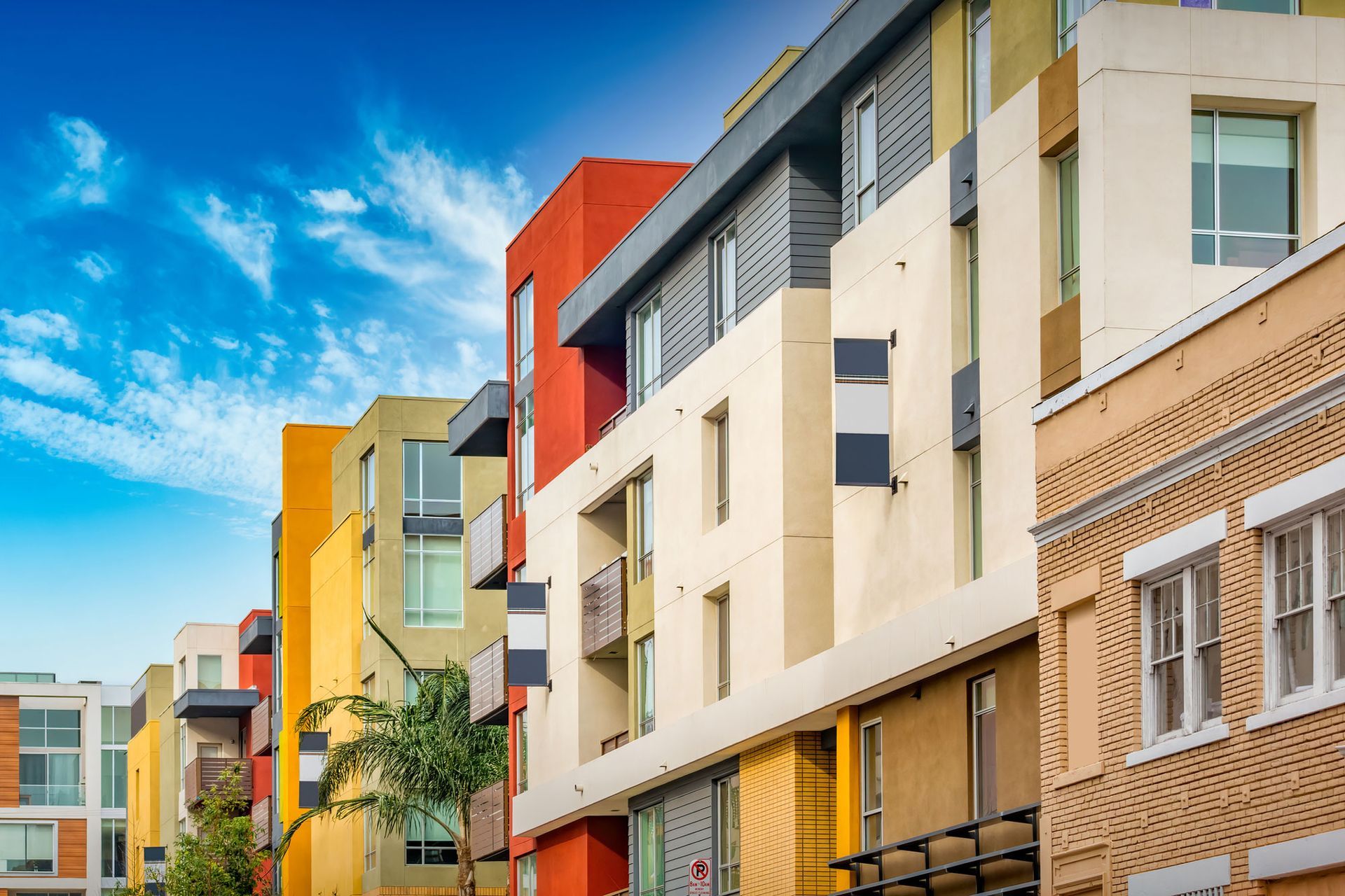 Exterior Photo of Apartment Complex