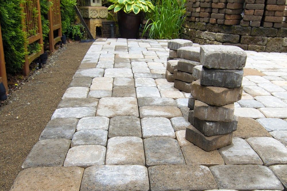 Construction of paver patio in St. Louis, MO