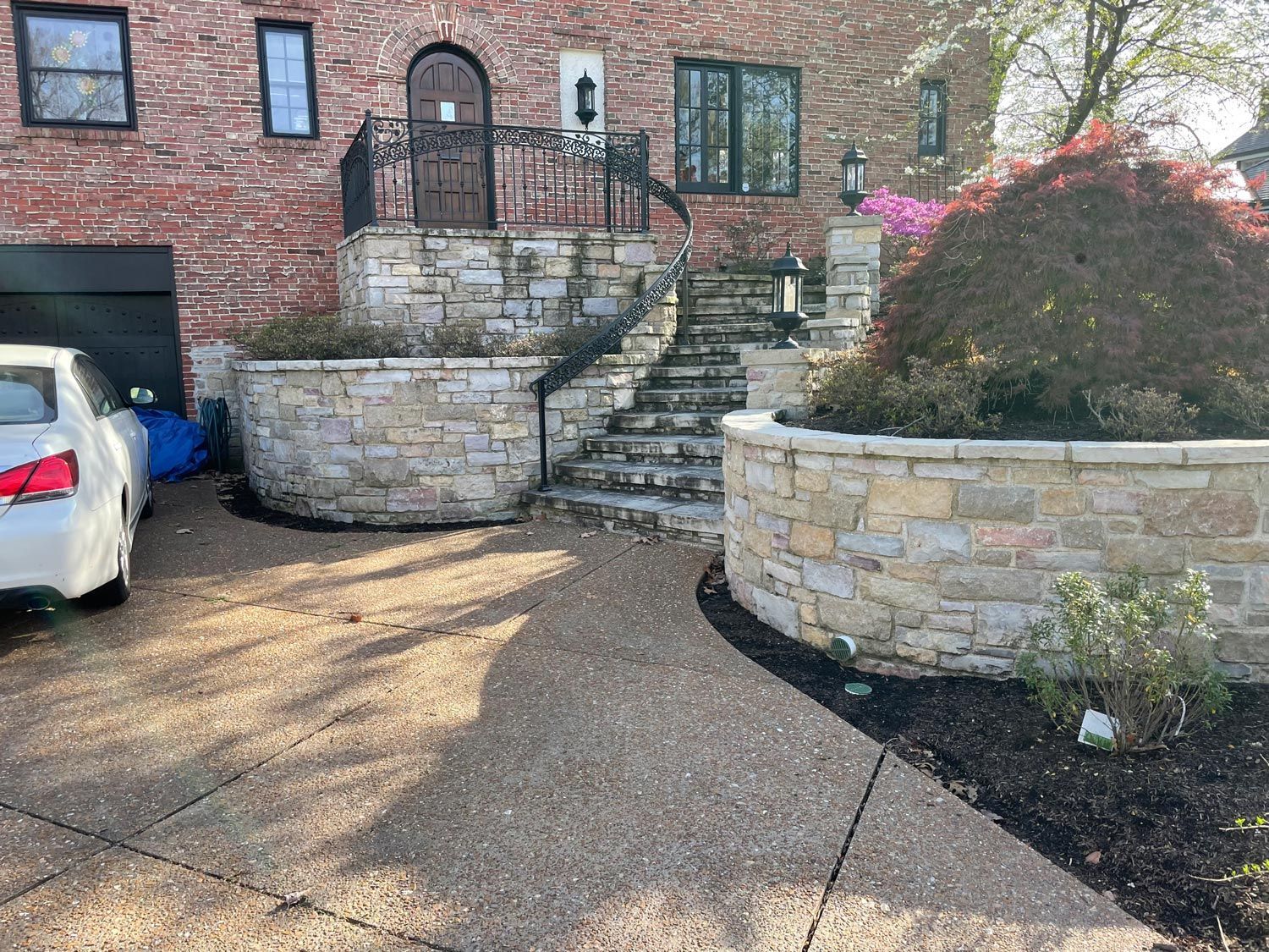 Curbing walls in St. Louis, MO