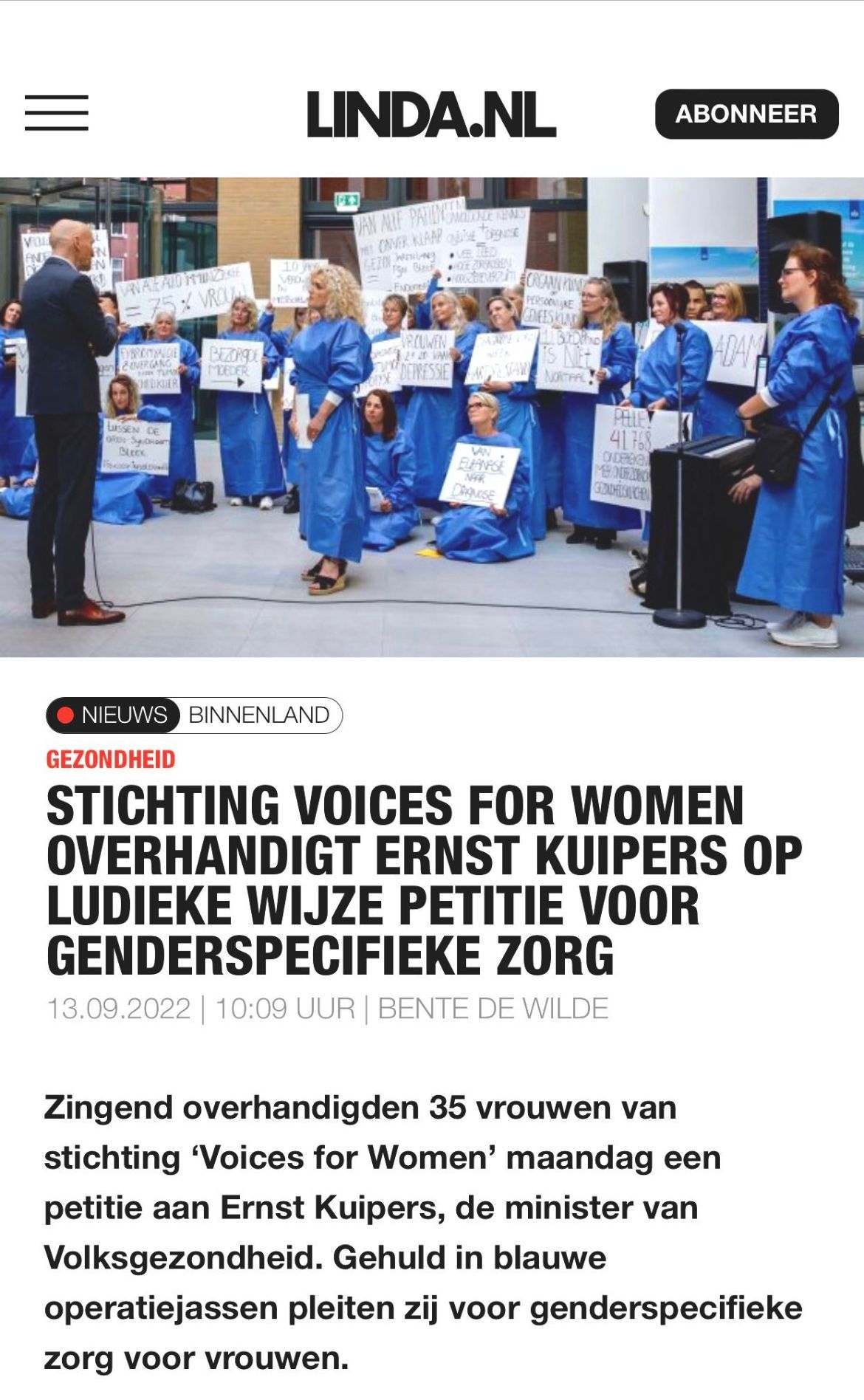 Samen met de meiden en Mirjam Kaijer van Voices for Women de petitie overhandiging in de tweede kamer voor een betere vrouwspecifieke zorg