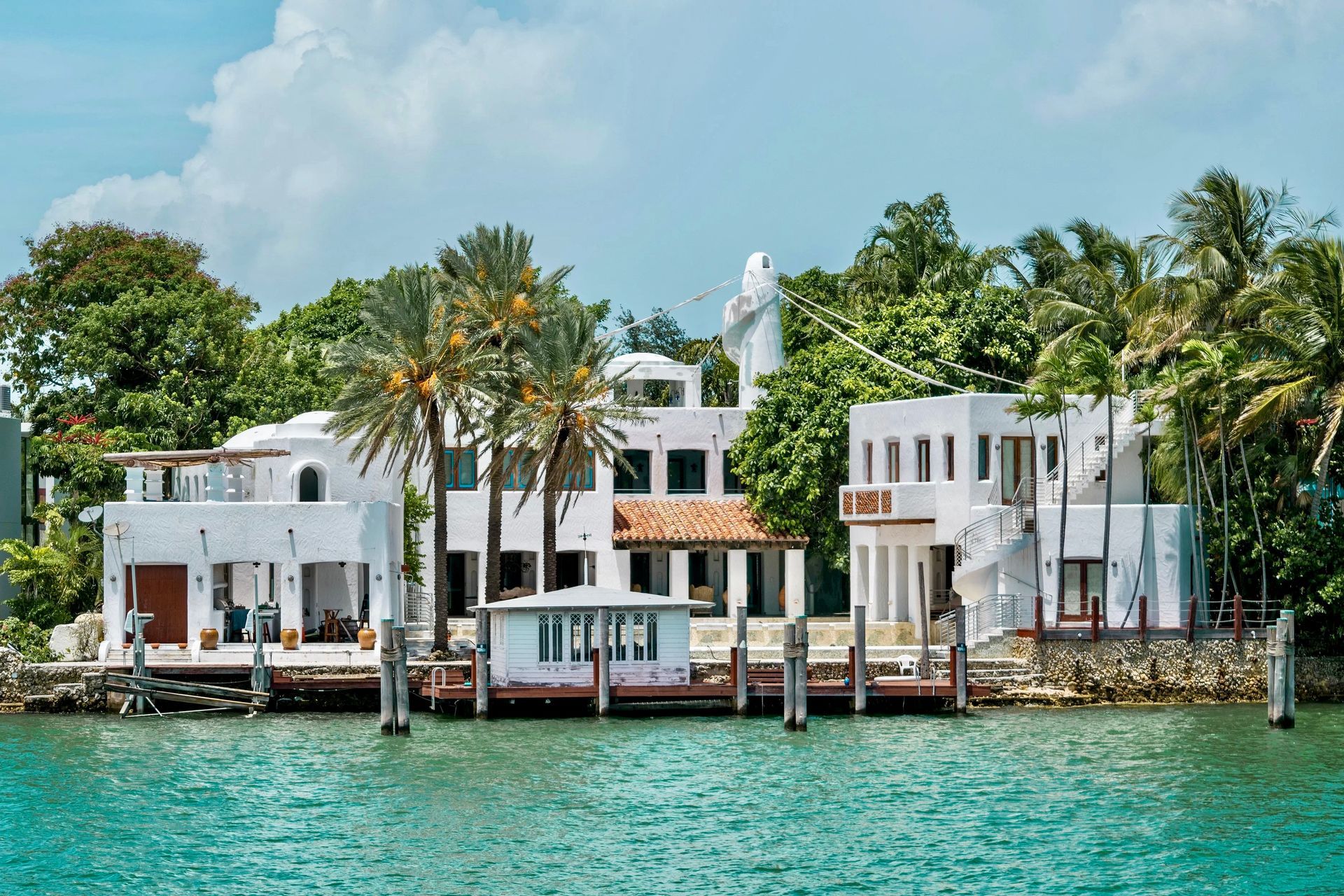 Shakira Mansion in Star Island Miami, also Music Videos and Movies have been shoot in this Mansion.