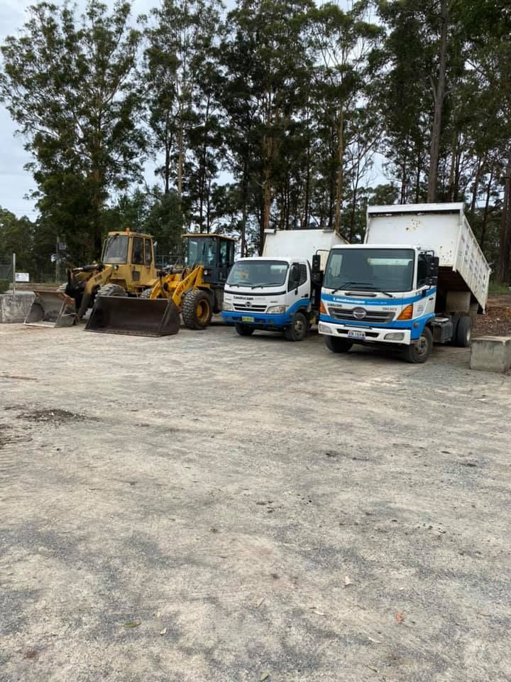Truck Unloading Mulch — Garden Supplies Mid North Coast, NSW